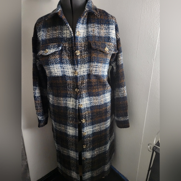 Long Shacket - Picture 2 of 5